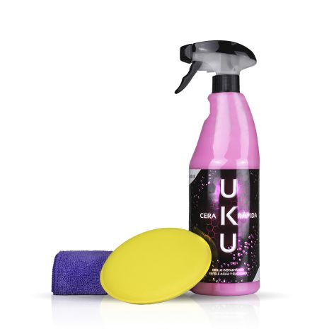 Frontal de la botella de Uku Cera Rápida con un aplicador de poliespuma amarillo y una microfibra de color morado