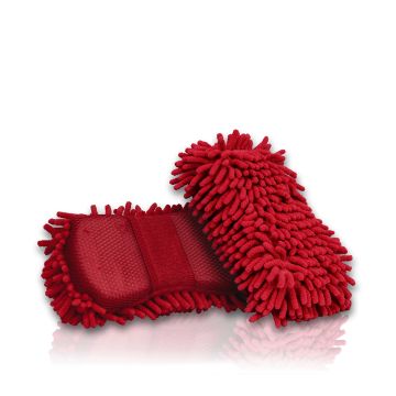 Esponjas de microfibra roja con diseño de felpa y protuberancias alargadas, con una asa en la parte posterior, ideal para limpieza de pintura de coche, presentada sobre fondo blanco